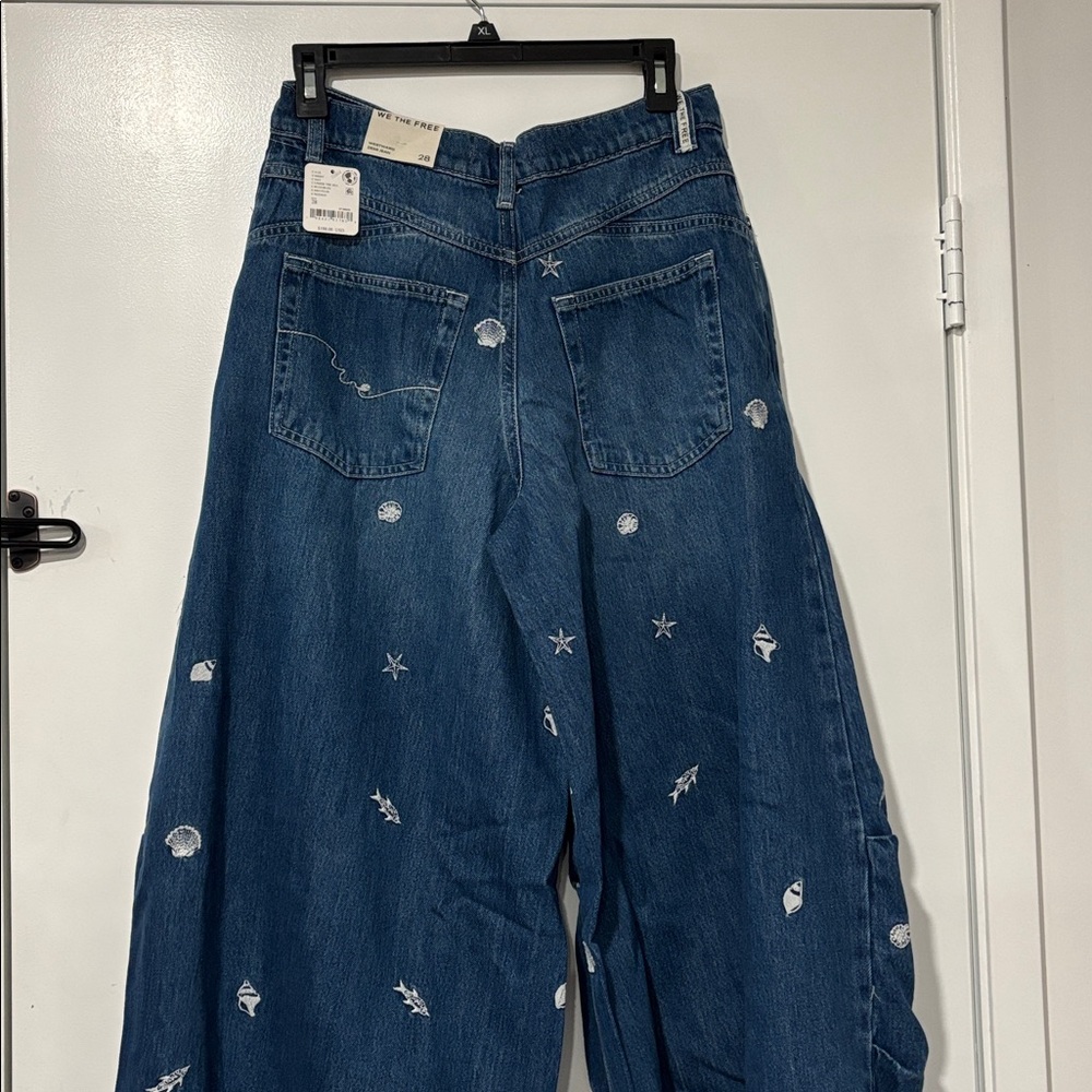 Free people We The Free Westward Embroidered
Jeans - Picture 8 of 9